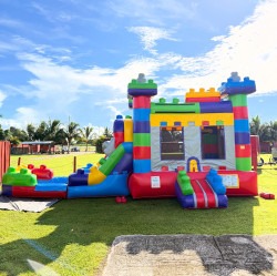 659086FB 0A9C 4023 949F 099C7F648743 1769560313 Lego Bounce House Combo with Slide and Pool Rental